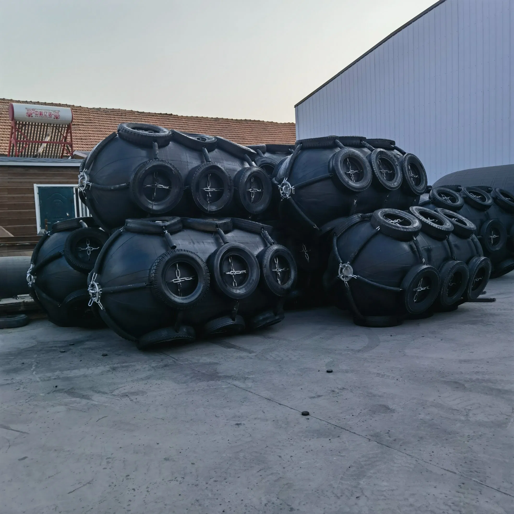 Yokohama Fenders/Pneumatic Rubber Fender/Marine Fenders/Boat Fenders/Rubber Fenders for Ship Protection Type Inflatable Rubber Marine Supplies
