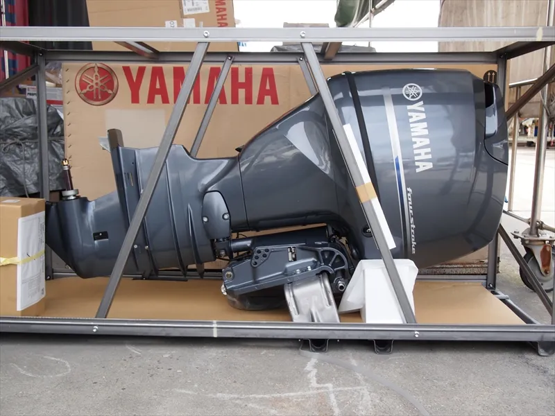 Yamaha Outboard Engine Details 3