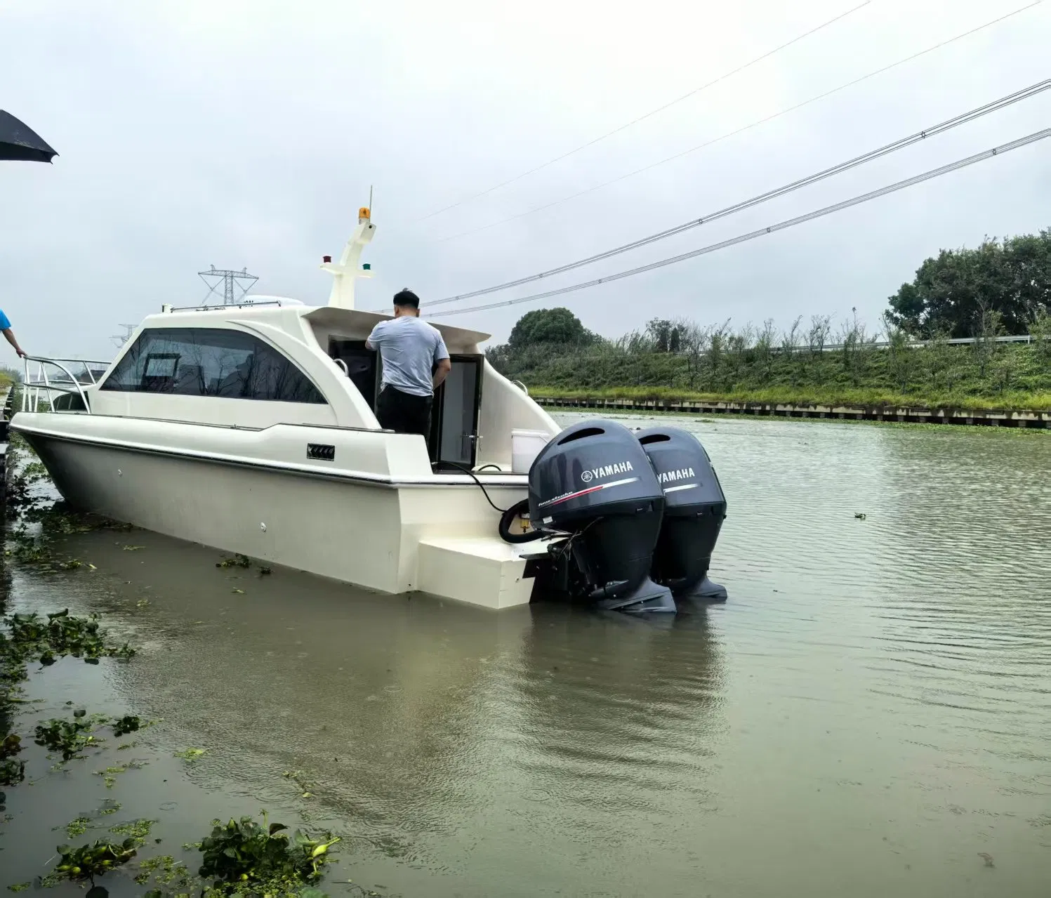 10 Meter Rigid FRP Yacht with Twin YAMAHA 150HP Outboard Motor
