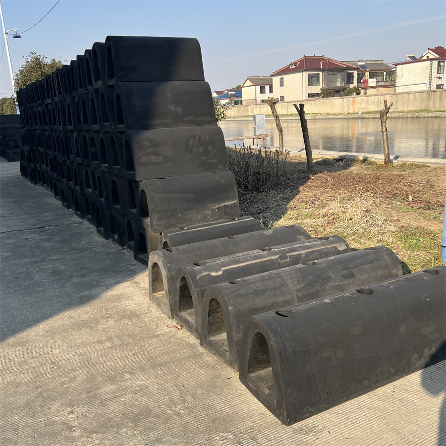 D-Type Ship Fender Marine Solid Rubber Fender Rubber Dock Fender Boat Fender