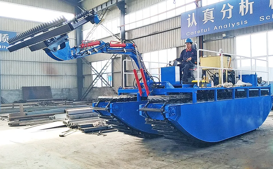 Amphibious Weed Remover