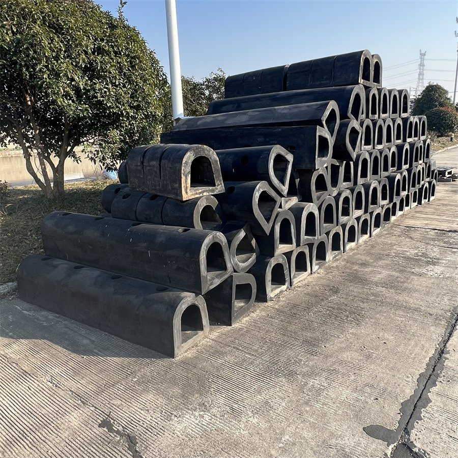 D-Type Ship Fender Marine Solid Rubber Fender Rubber Dock Fender Boat Fender