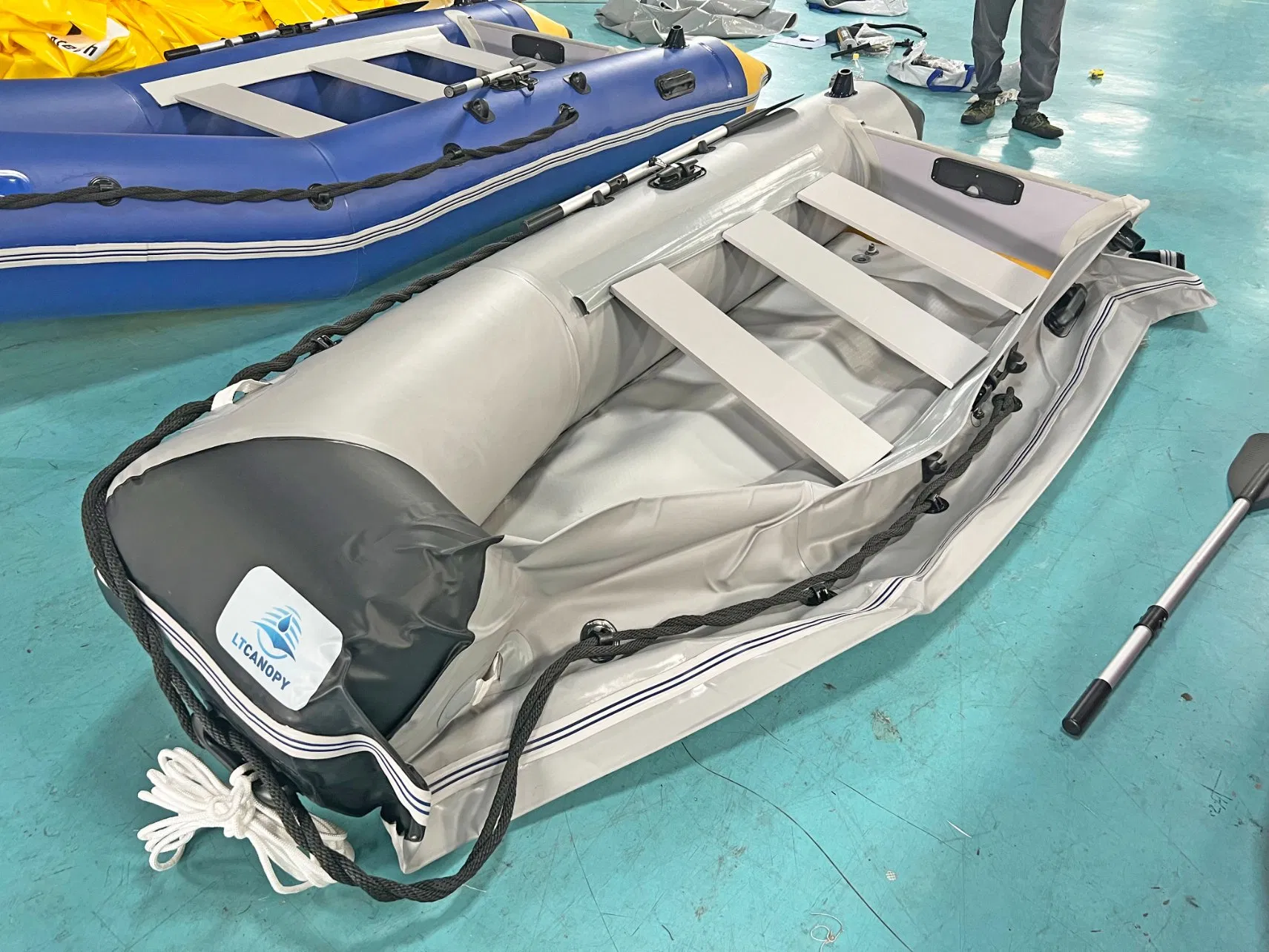 High Quality 0.9mm Durable. Adjustable, Anti-Abrasion, Flood Safety Vest Security Equipment Family Inflatable Boat