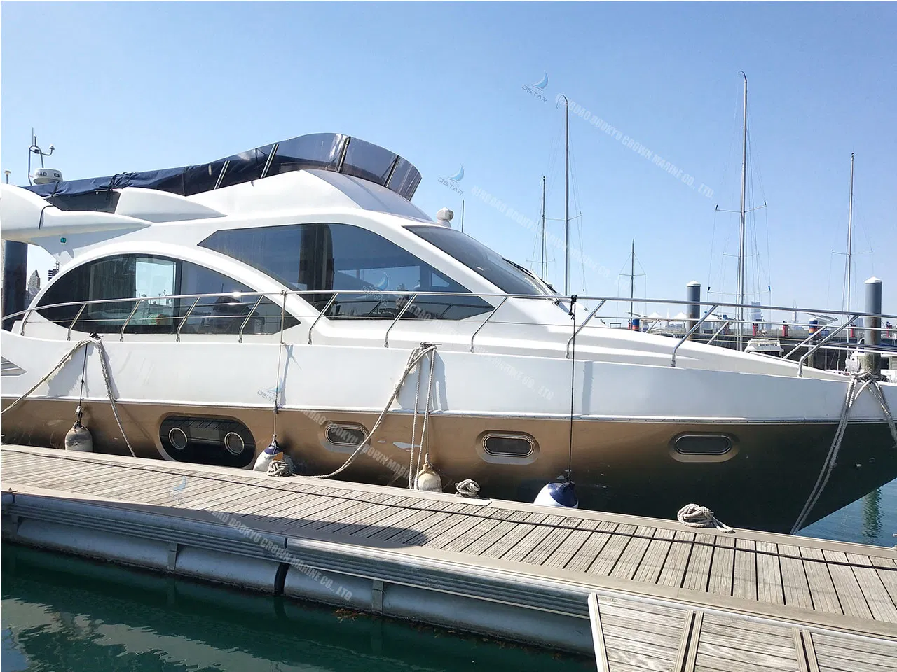 Dk-Lu55 Fiberglass Yacht Luxury Boat Cabin Cruiser Fishing Houseboat for Sale