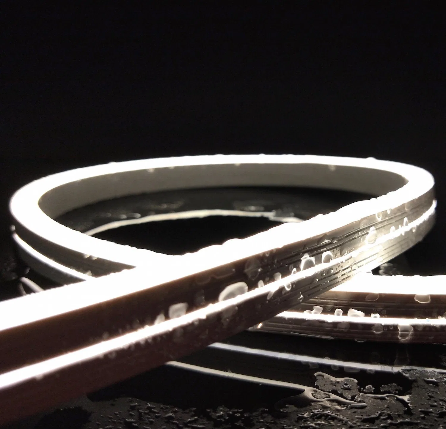 High Durable Two Time Extrusion Silicon Tube LED Profile Waterproof LED Strip Top Quality Flexible LED Light IP67 360 Degree 24V LED Neon Flex