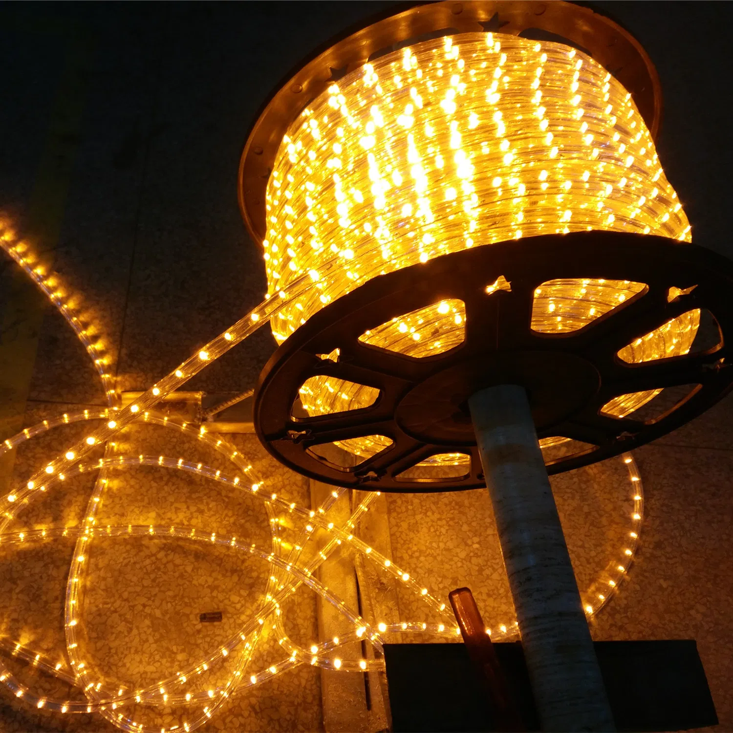 Outdoor Decorative IP65 Waterproof LED Decoration Light Rope Light 220V