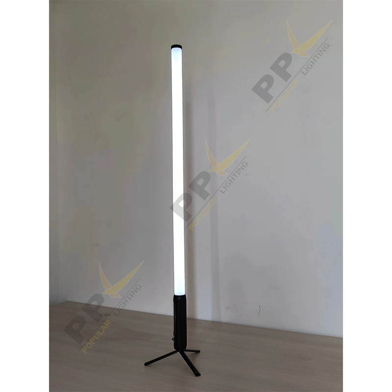 Wireless 360 Degree RGB LED Tube Light Outdoor DMX RGB Battery LED Pixel Tube Light Bar Stage Lights with Flight Case