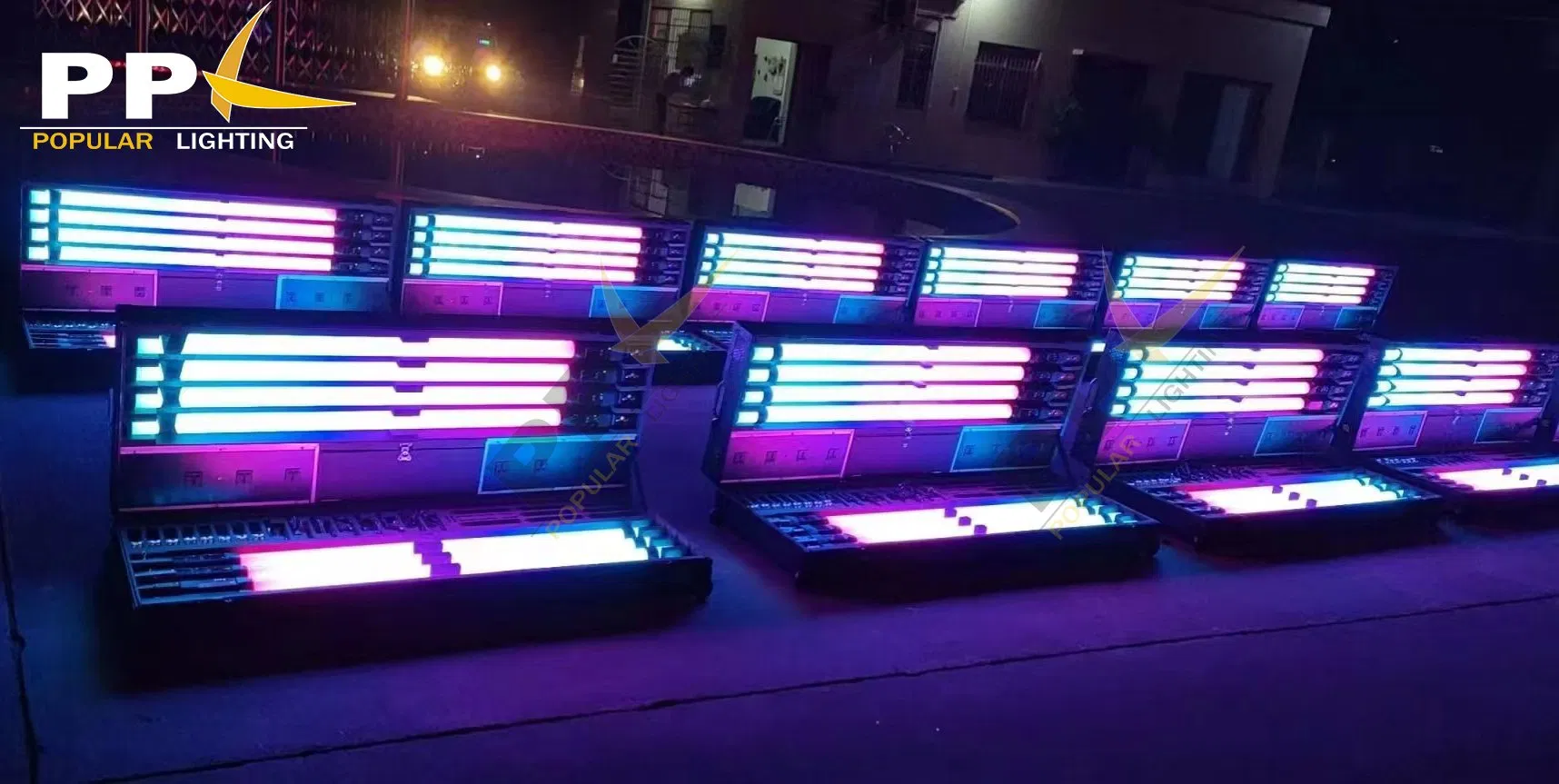 Wireless 360 Degree RGB LED Tube Light Outdoor DMX RGB Battery LED Pixel Tube Light Bar Stage Lights with Flight Case