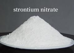 Colorless Cubic Crystal Used to Make Red Fireworks Signal Lamp Optical Glass Medicine