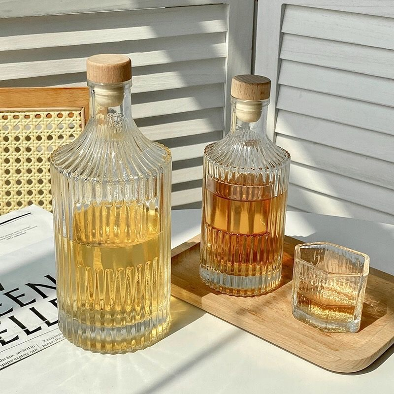 250ml 500ml Custom Glass Liquor Wine Spirit Beverage Bottles with Cork Stopper
