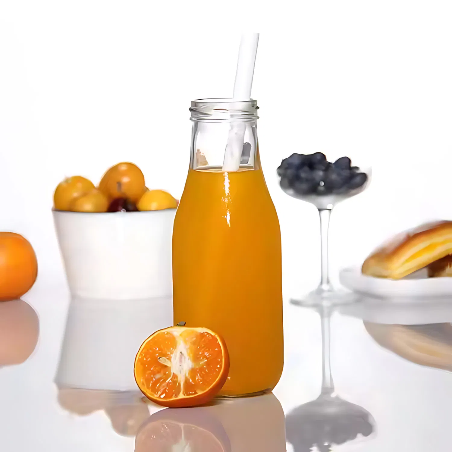 Manufacturer's 310ml Clear Glass Bottle for Direct Drinking Free Logo Design Style for Gym Outdoor Activities Serving Milk Tea