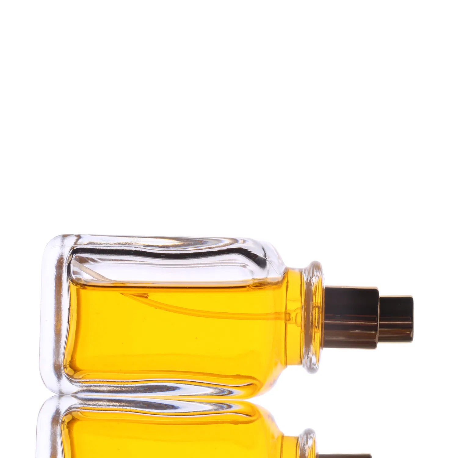 Luxury Stock 30ml 50ml 100ml Unique Square Empty Elegant Transparent Perfume Spray Glass Bottle