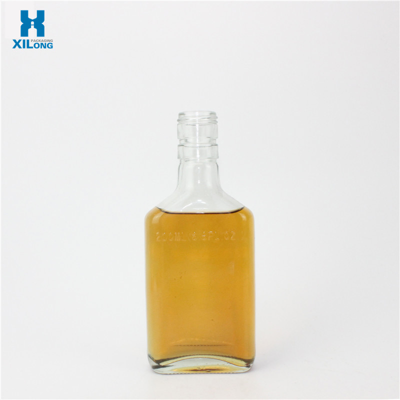 2023 New Design 500ml 700ml Alcohol Clear Bottles Reusable Glass Liquor Bottle