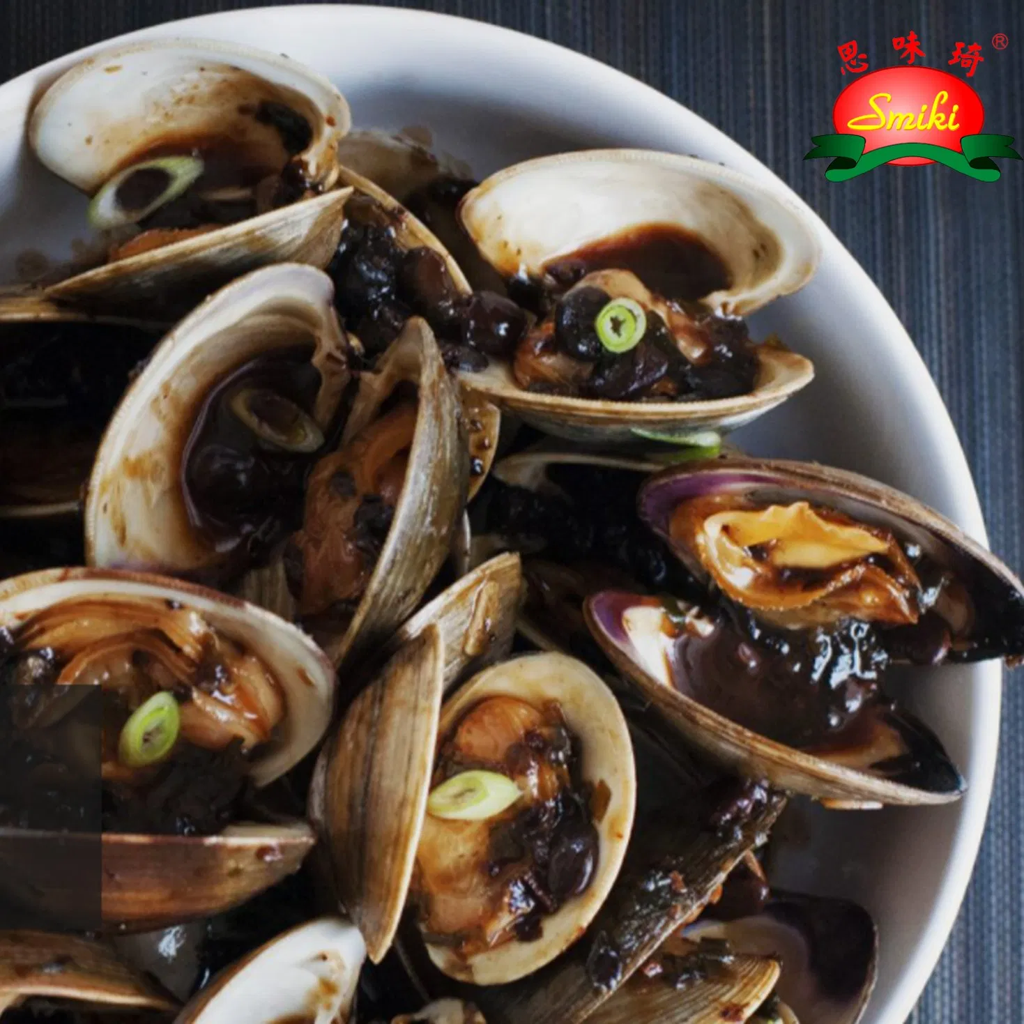 Chinese Factory 330g Black Bean Sauce Organic in Smiki Brand with Garlic &amp; Spicy Flavor in Glass Bottle