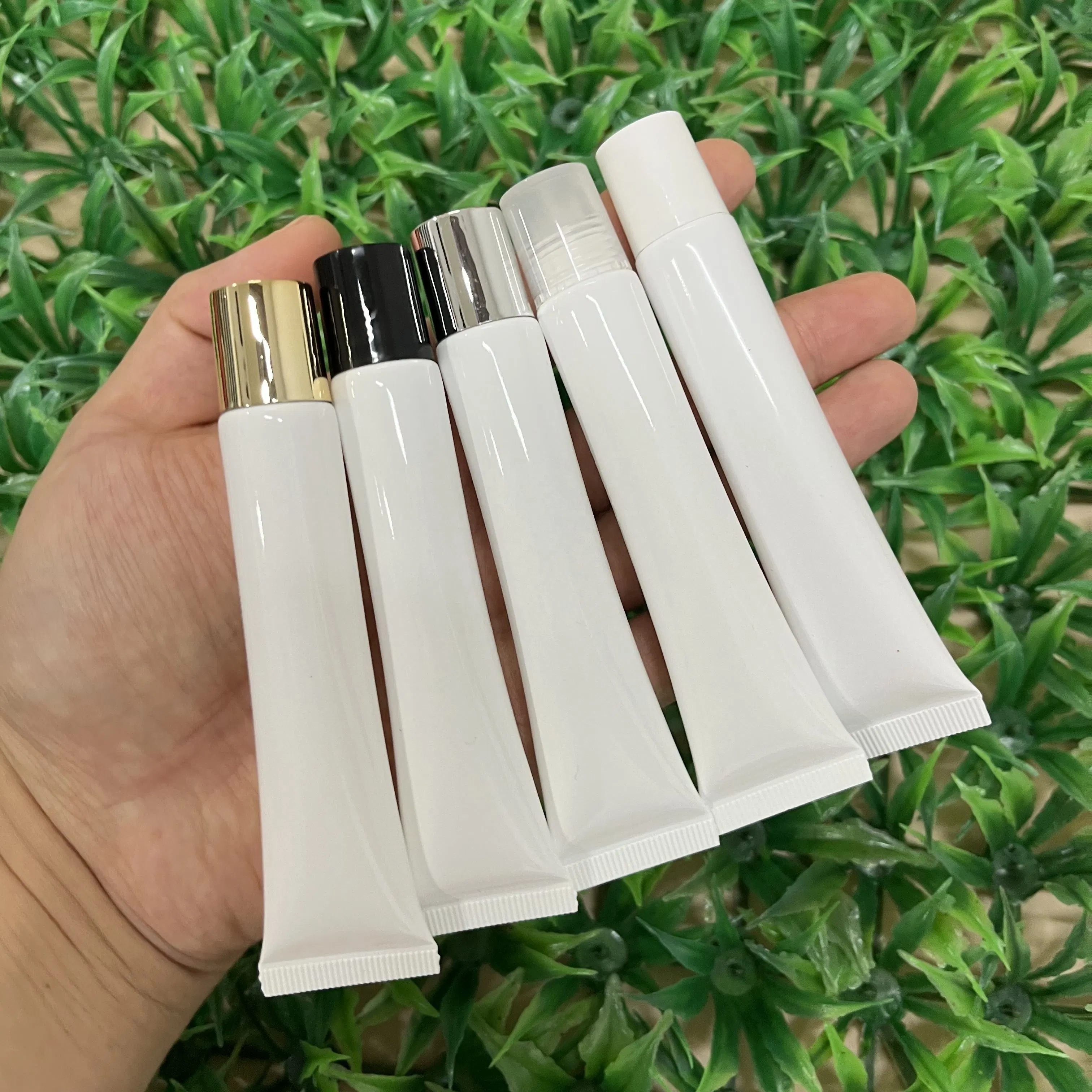 Private Label Lip Balm Packaging Vegan Shea Butter Glossy Lip Butter Balm for Fall Seasons