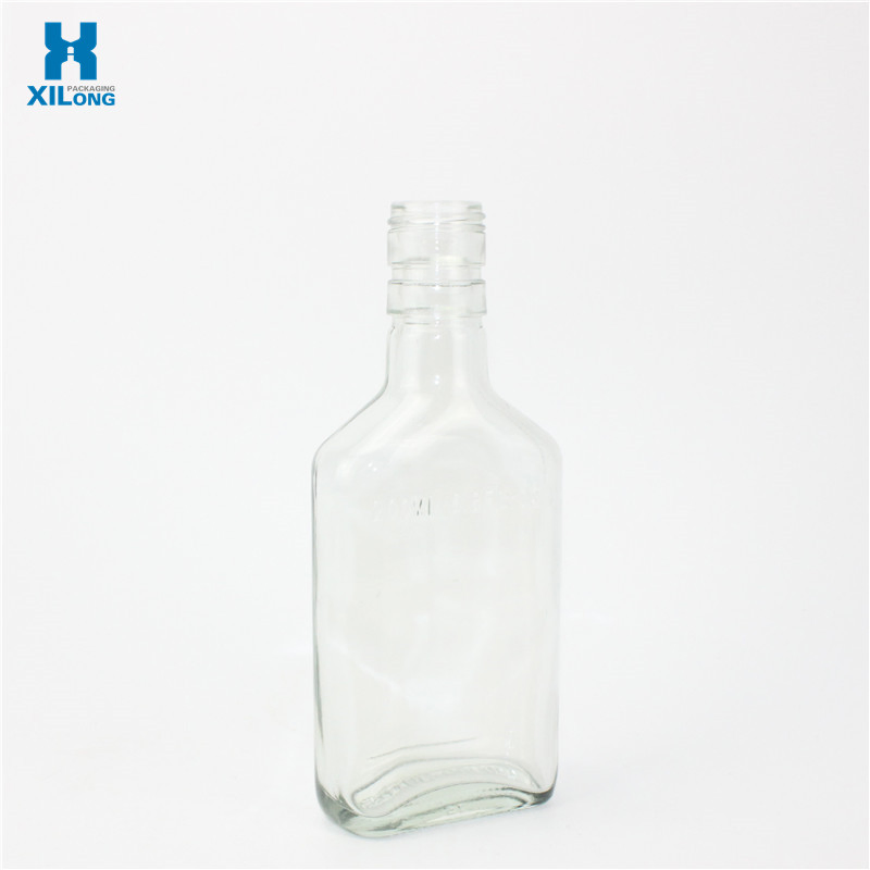 2023 New Design 500ml 700ml Alcohol Clear Bottles Reusable Glass Liquor Bottle