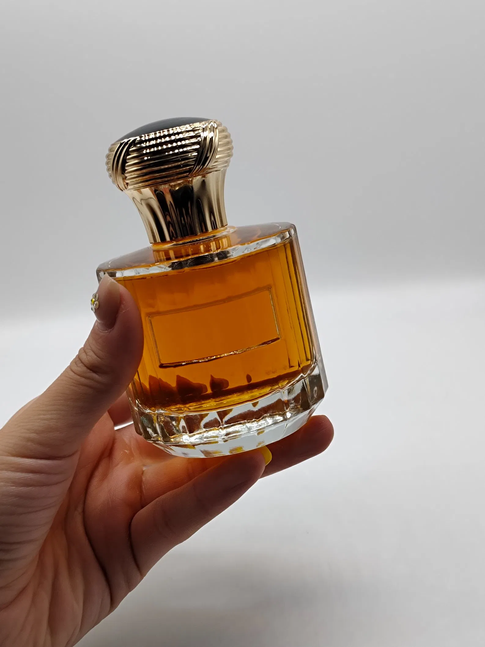 100ml Round Pattern Glass Perfume Bottle Label Logo Design Wholesale Custom Cosmetics