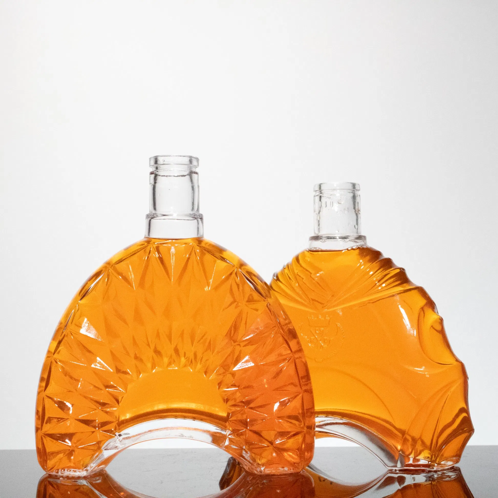 Custom Logo Empty Glass Liquor Bottle Vodka Bottle with Screw Cap