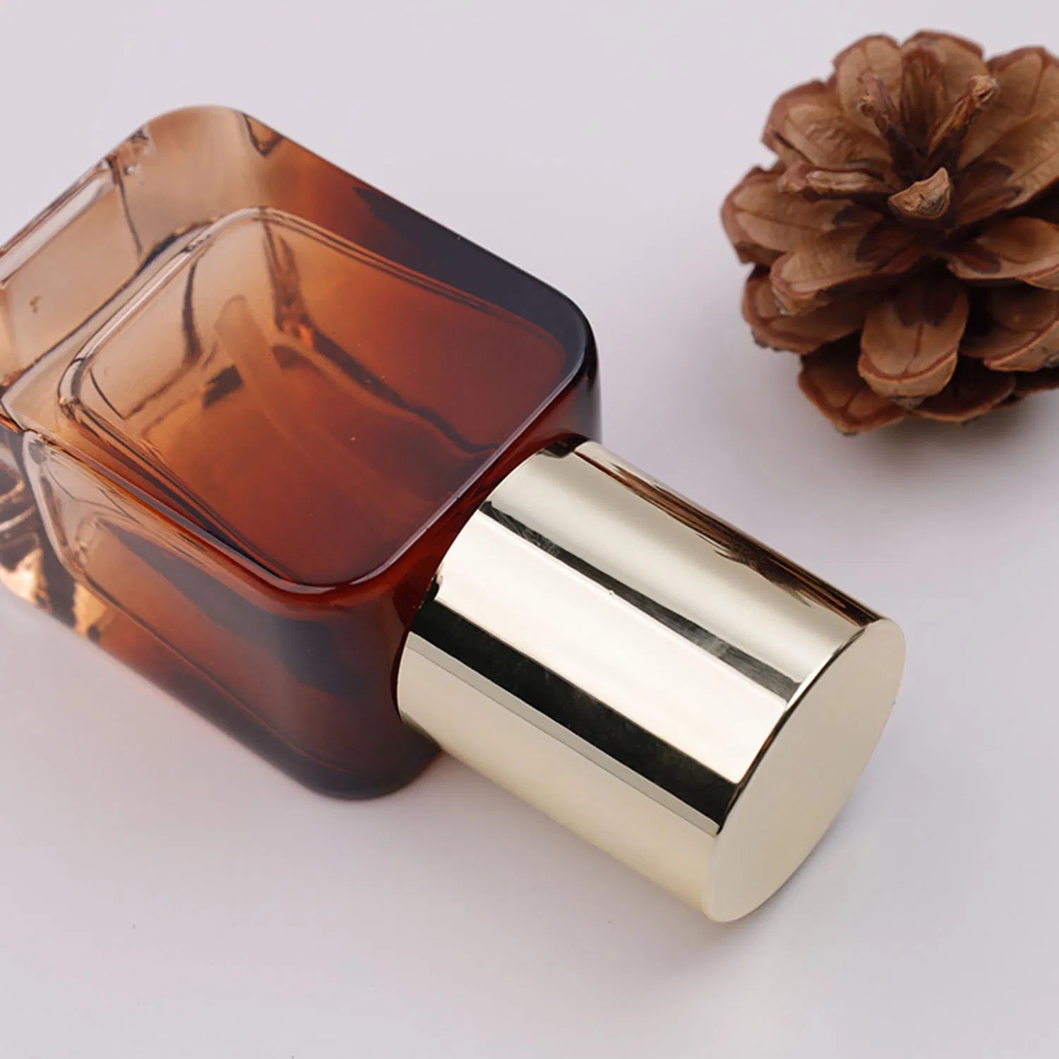 Amber Glass Lotion Pump Bottles Empty Refillable Cosmetic Makeup Travel Size Pump Dispenser Container Jars for Lotion Cream Essential Oils Toiletries