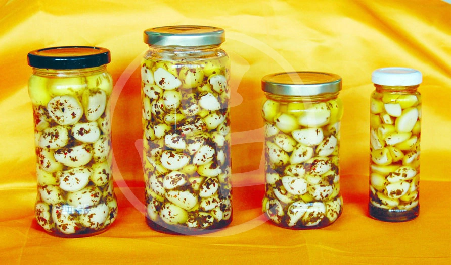 Marinated Garlic in Vinegar Pickled Garlic in Soy Sauce