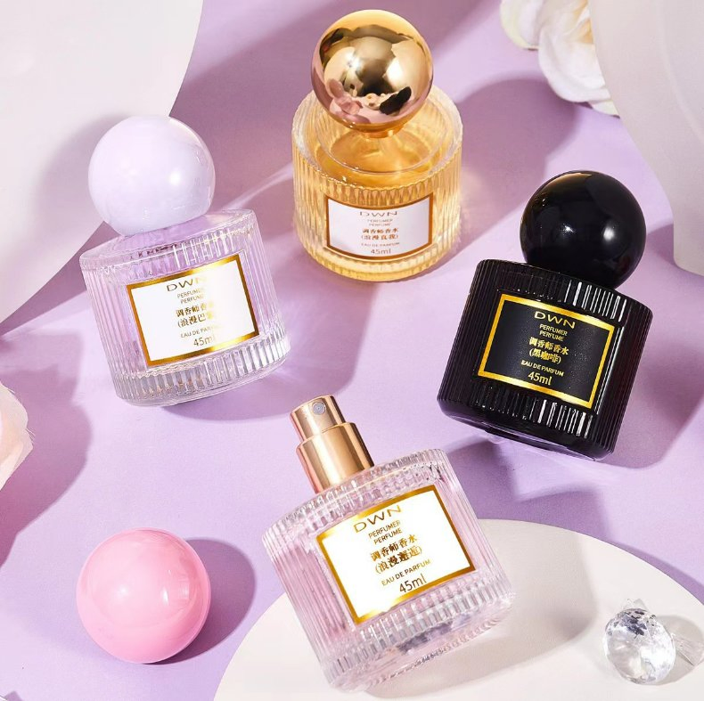 Newray China Wholesale Essential Oil Cosmetic Parfum Packaging Crystal High Quality 30ml 50ml 100ml Clear Custom Perfume Glass Bottle with Cap and Gift Box