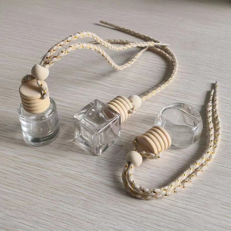Custom Logo 8ml Clear/Black Square Shaped Car Hanging Diffuser Oil Glass Perfume Bottle with Black Wooden Cap