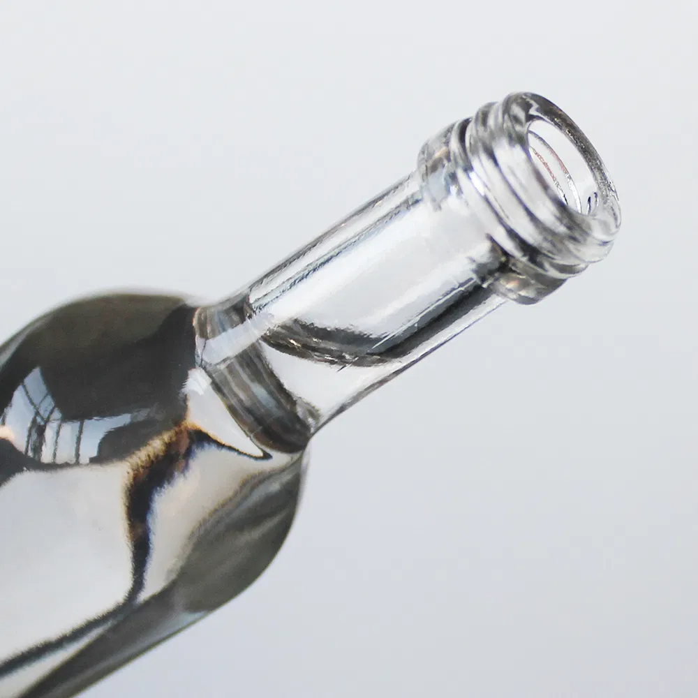 High-Grade Nordic Food Grade Affordable Whisky Vodka Liquor Spirits Gin Rum Tequila Brandy Xo Mezcal Empty Super Flint Glass Bottle with Screw Cap for Gift