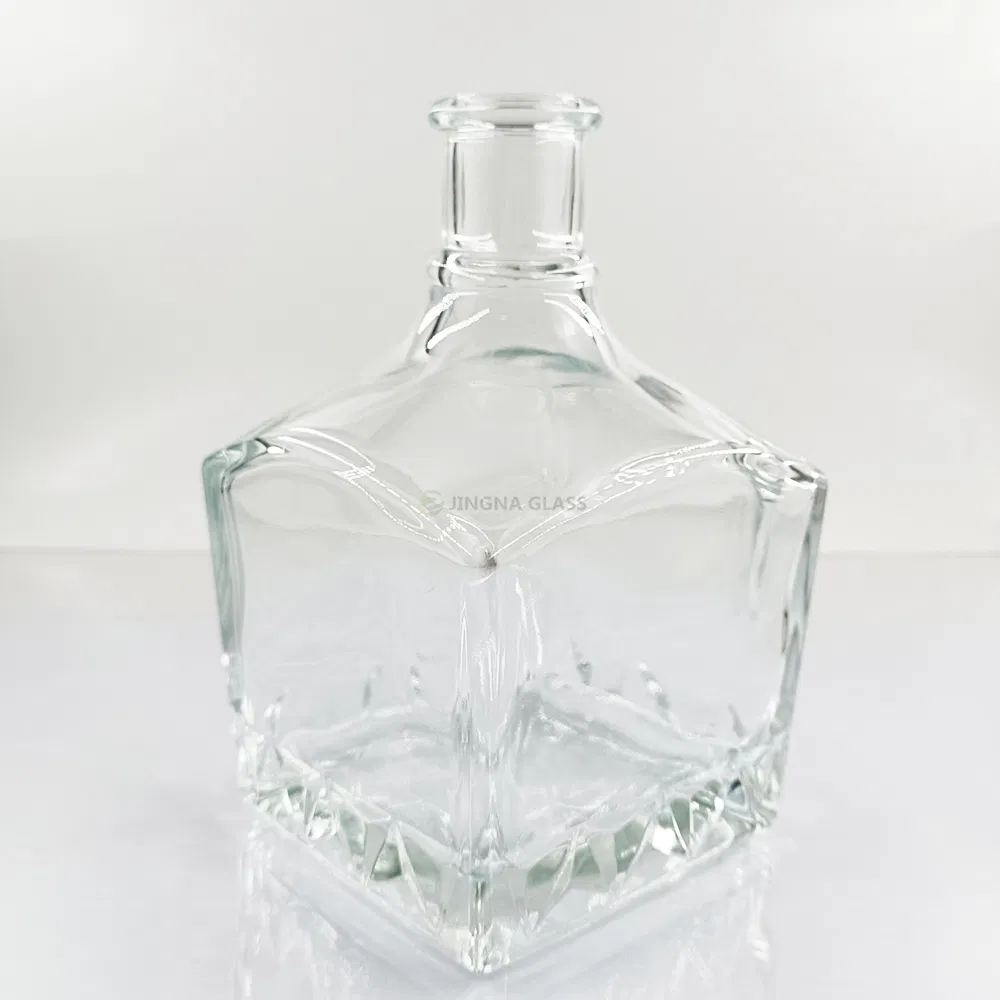 Luxury High Quality Square Wholesale Glass Whisky Bottle with Cork Reusable Bottle Manufacturer Glass Bottle for Whisky