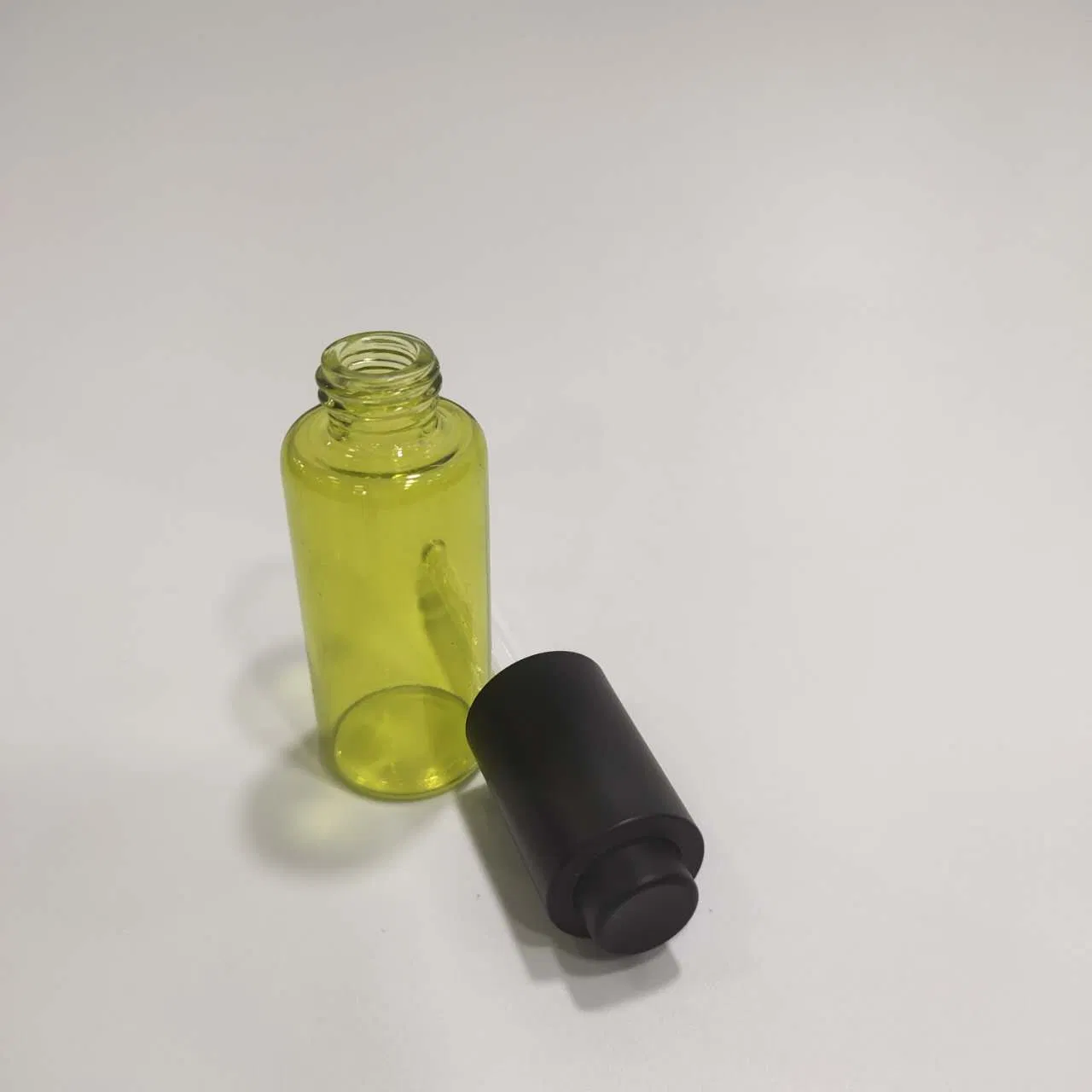 Elegant Glass Dropper Bottle for Essential Oils and Serums