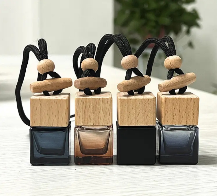 Custom Logo 8ml Clear/Black Square Shaped Car Hanging Diffuser Oil Glass Perfume Bottle with Black Wooden Cap