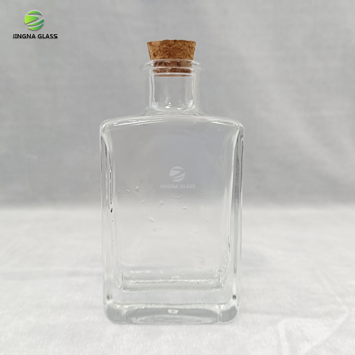 500ml 750ml Premium Clear Glass Bottle Thick Walled Liquor Bottle for Vodka Food Grade