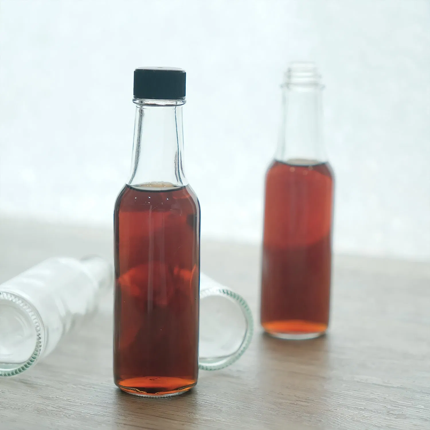 BPA Free 150ml Round Glass Bottles for Sauces Glass Chili Sauce Bottle