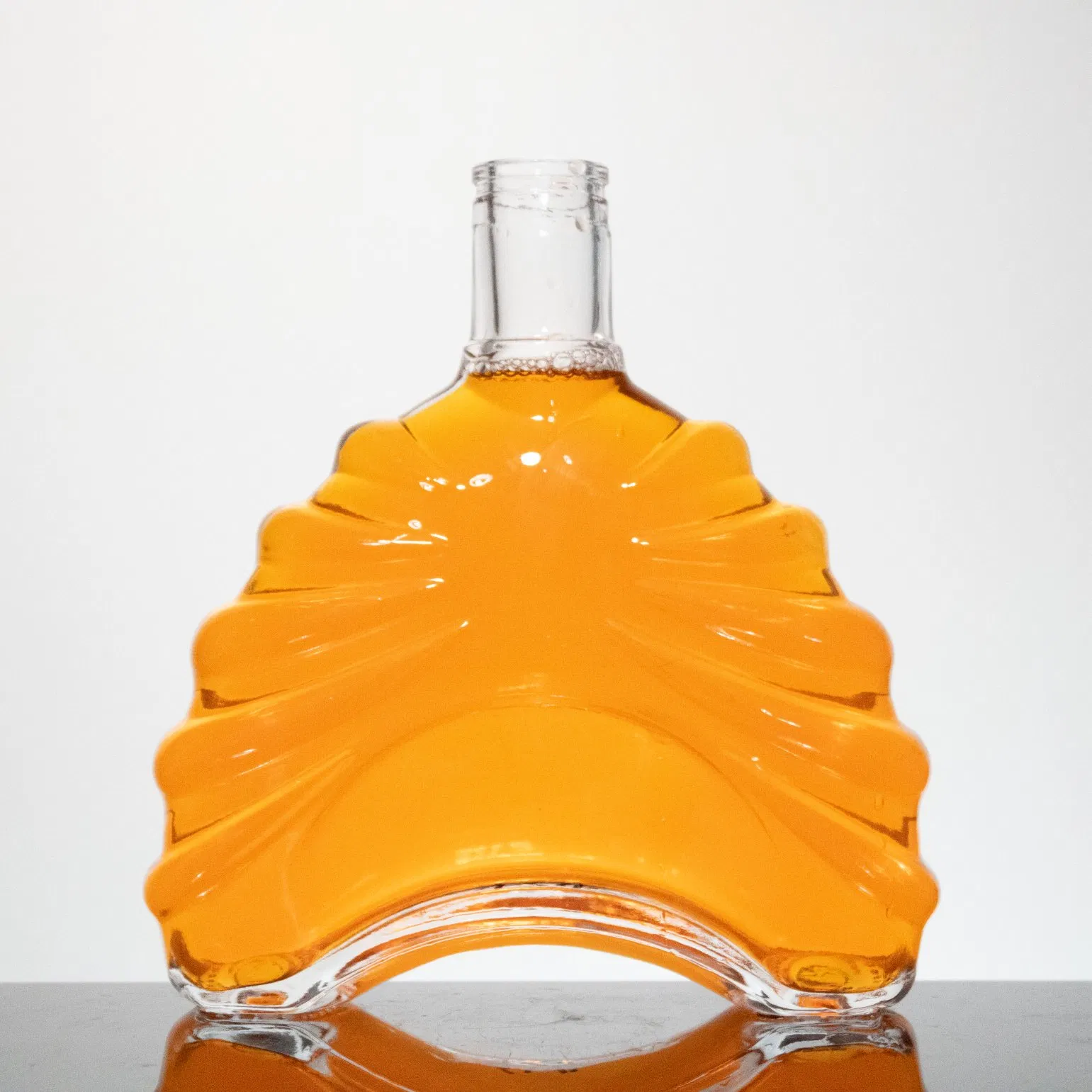 Custom Logo Empty Glass Liquor Bottle Vodka Bottle with Screw Cap