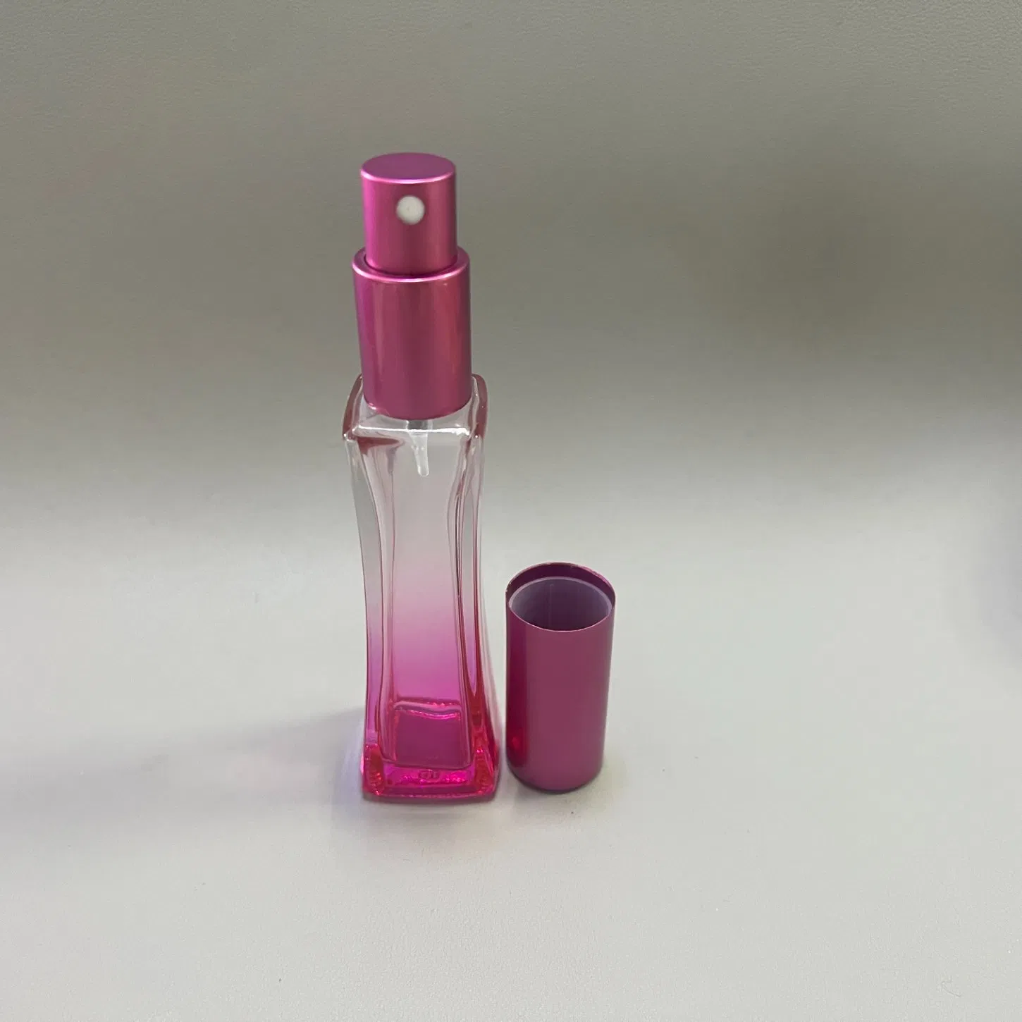 Glass Embossing Clear Square Glass Rectangular Perfume Bottle with Aluminum Golden Silver Sprayer Pump