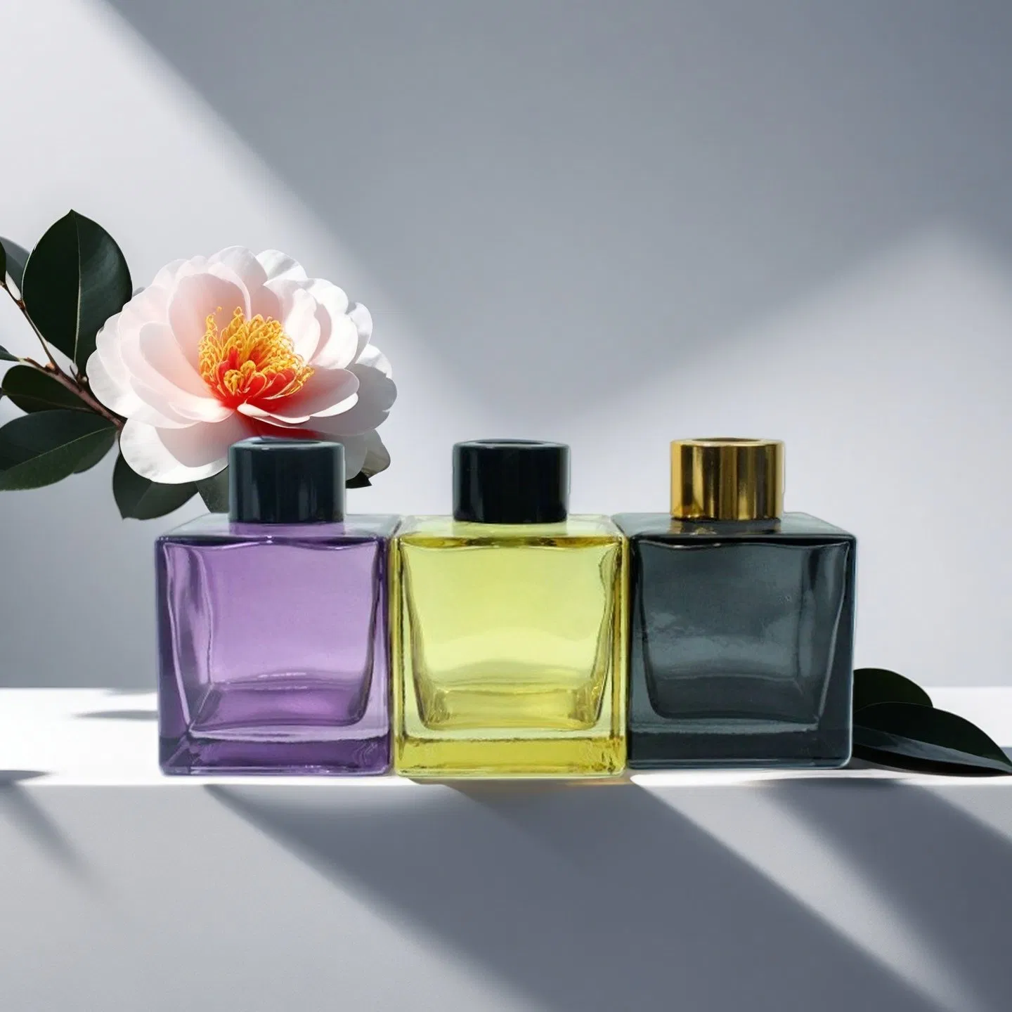 2026 New Arrival Aroma Essential Oil Glass Bottle Colored Perfume Reed Diffuse Glass Bottle