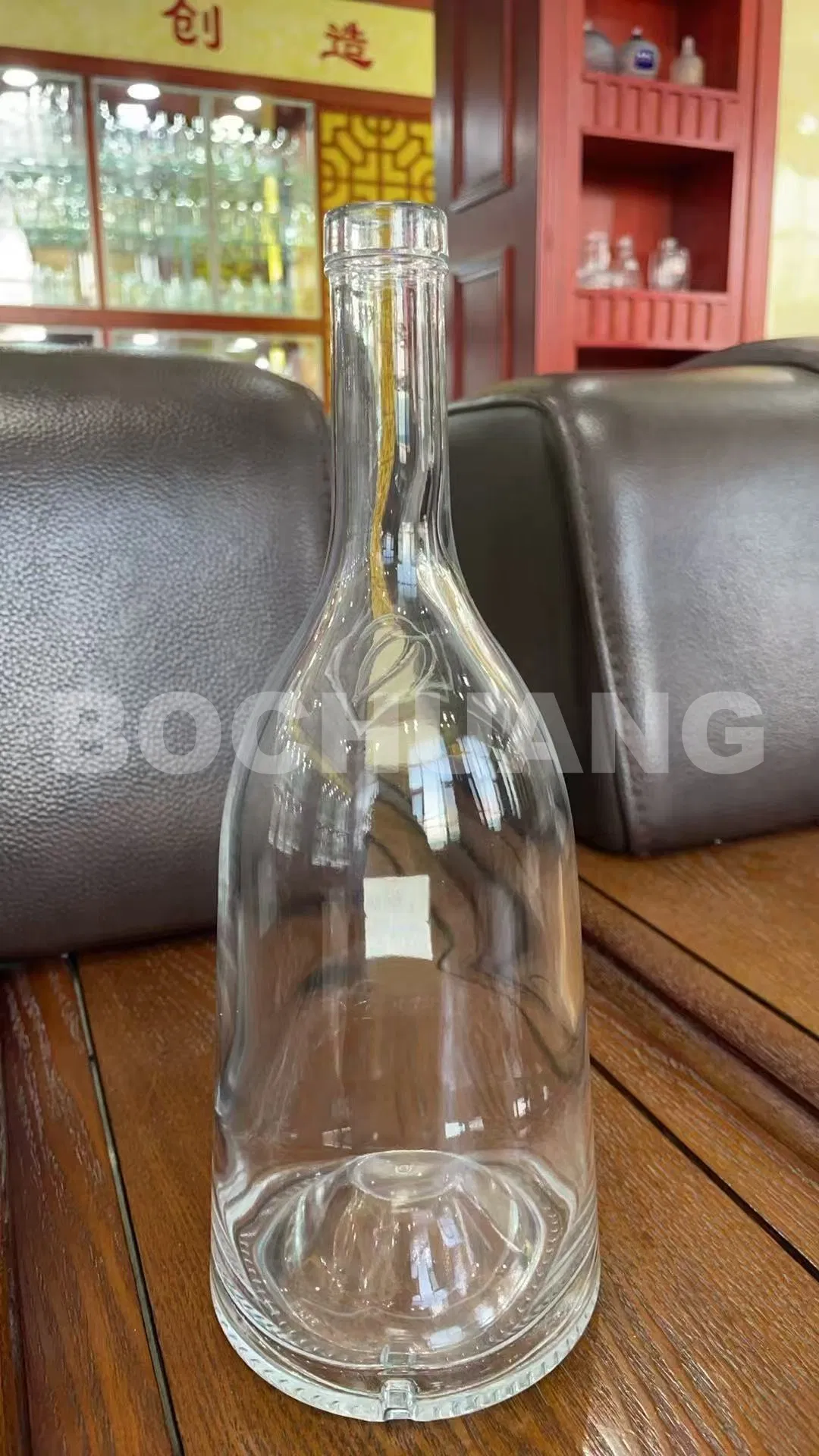 1 Liter Empty Glass Spirit Bottles Customizable for Premium Whiskey Tequila Rum Water Beverage