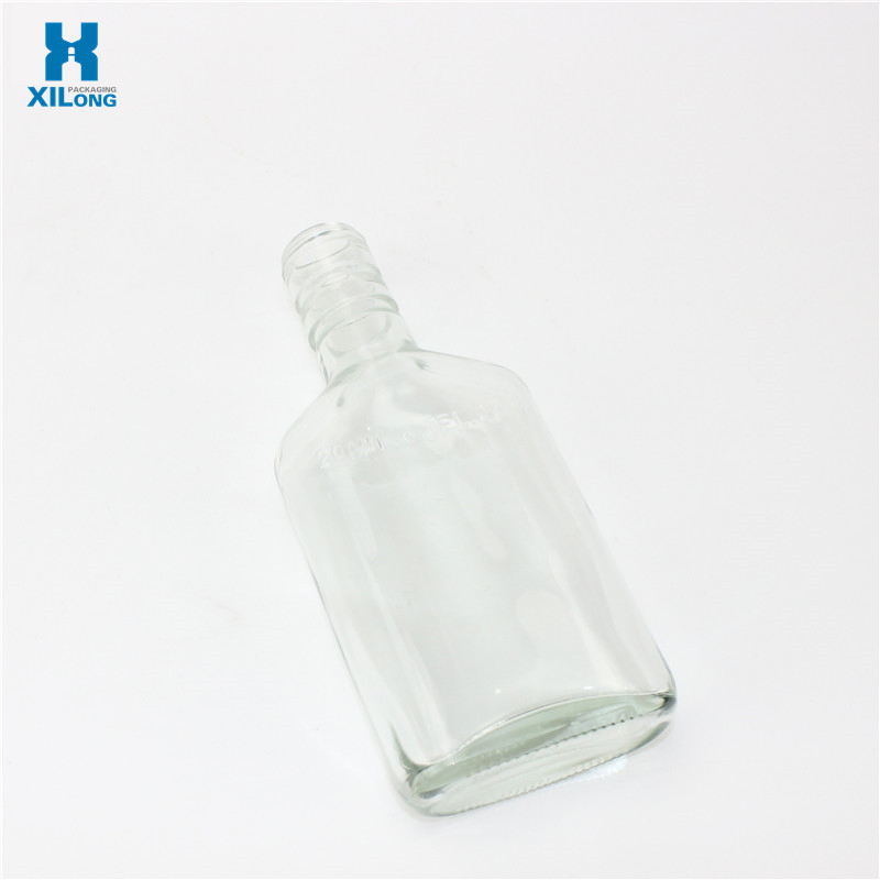 2023 New Design 500ml 700ml Alcohol Clear Bottles Reusable Glass Liquor Bottle