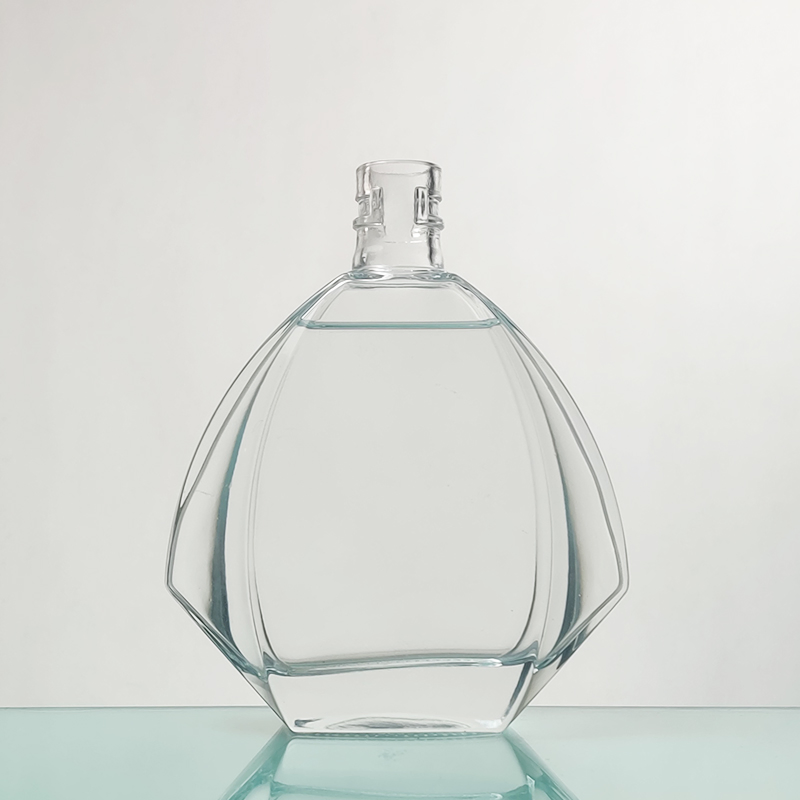 Hot Sale 700ml Spirit Gin Whisky Vodka Brandy Xo Liquor Clear Glass Bottle with Corks