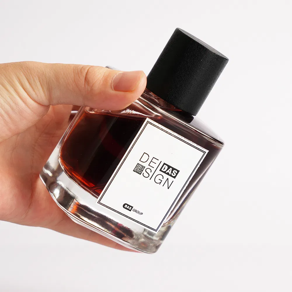 Square 50ml 100ml Botella De Vidrio Para Perfume Clear Glass Parfum Spray Bottle Empty Elegant Luxury Perfume Bottle with Creative Wooden/Black Cap