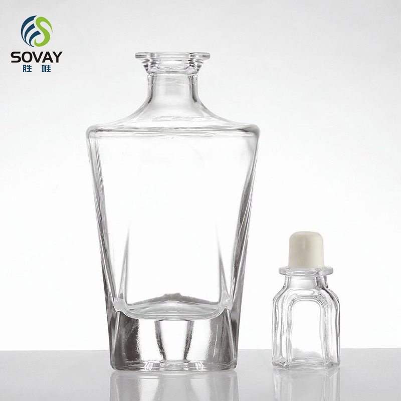 Custom 500ml Boston Glass Wine Bottles with Cork for Vodka Whisky Rum Packaging Custom Logo Plastic Cap