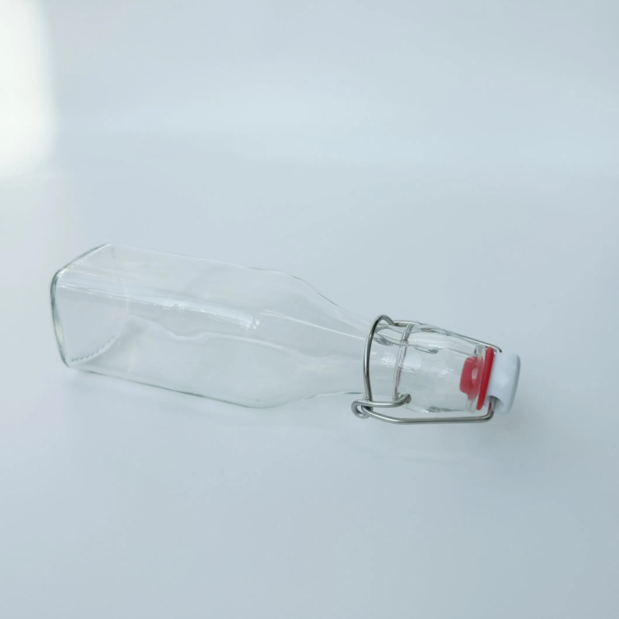 OEM Square Bottom Glass Bottle Transparent Drink Airtight Glass Water Bottle for Wine Milk