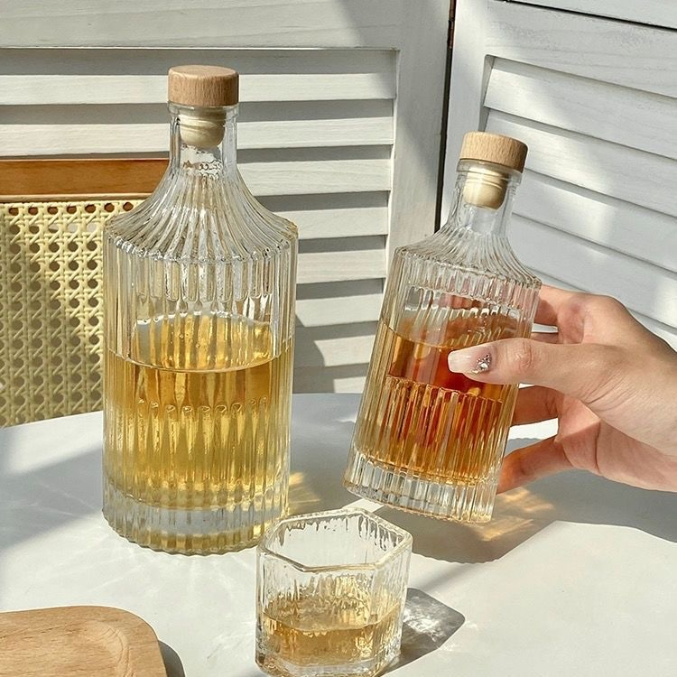 250ml 500ml Custom Glass Liquor Wine Spirit Beverage Bottles with Cork Stopper