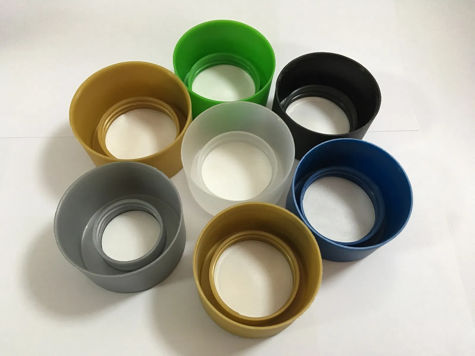 250ml 300ml 400ml 500ml 800ml Customized Voss Shape Beverage Glass Water Bottle with Plastic Screw Cap