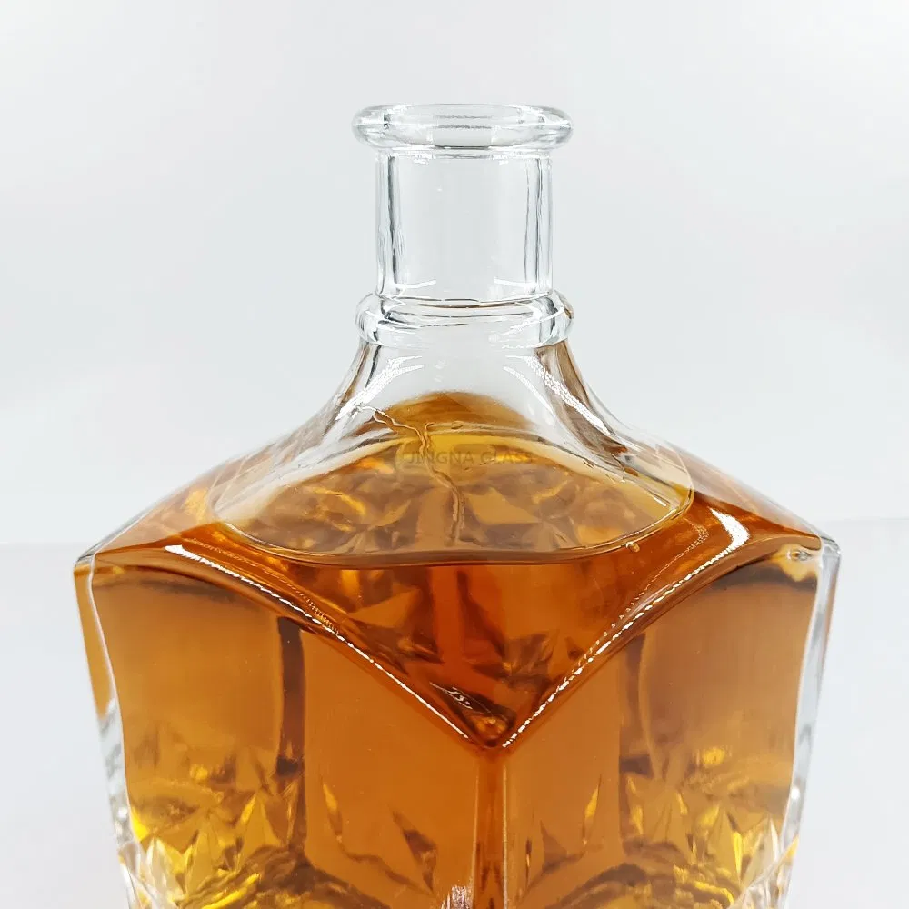 Luxury High Quality Square Wholesale Glass Whisky Bottle with Cork Reusable Bottle Manufacturer Glass Bottle for Whisky