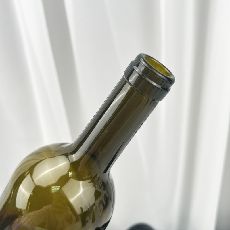 Wholesale 375ml 500ml 750ml 1500ml 3L 6L Wine Glass Bottles Bordeaux Bottles Burgundy Bottles Olive Green Bottles Antique Green Glass Wine Bottles
