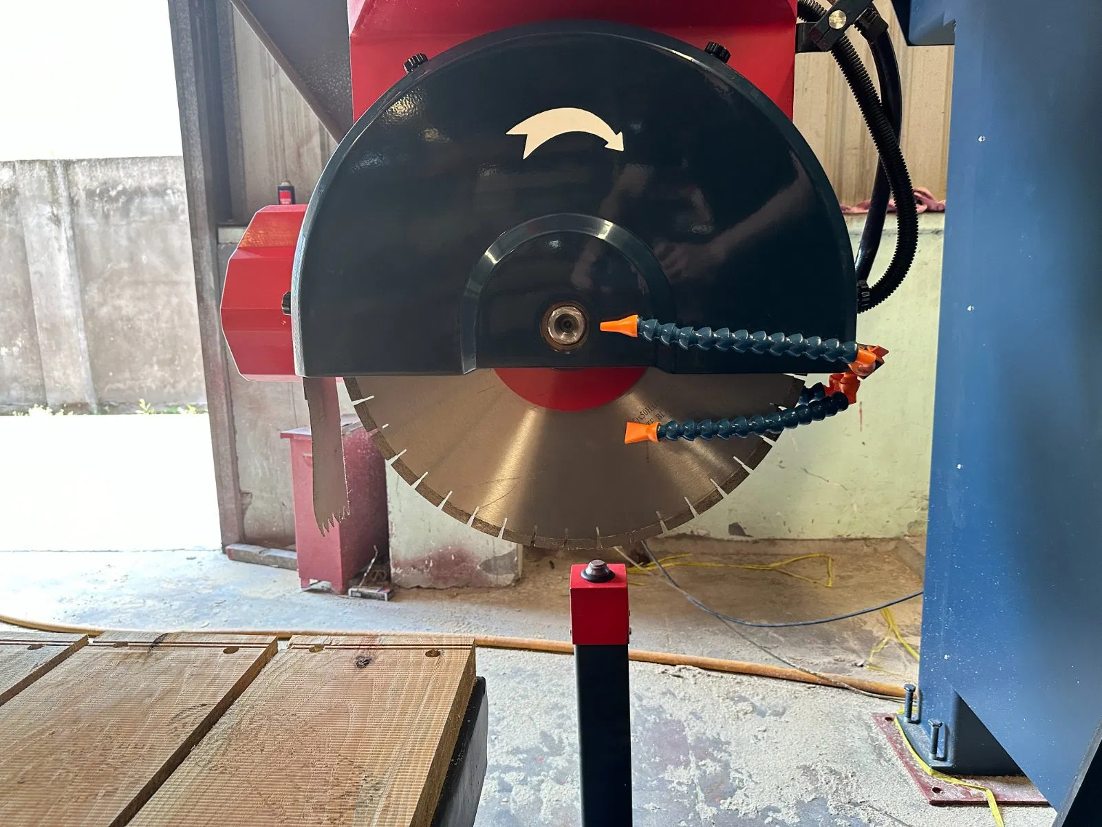 Monobloc 5 Axis CNC Bridge Saw for Stone Marble Granite Quartz Slabs Countertops Tiles Sink Cutting Machine in Spain