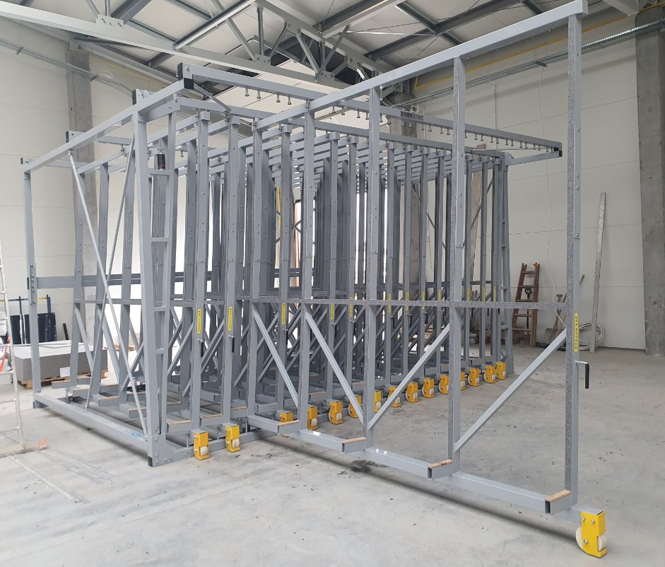 J Space-Saving Drawer Type Glass Handling System