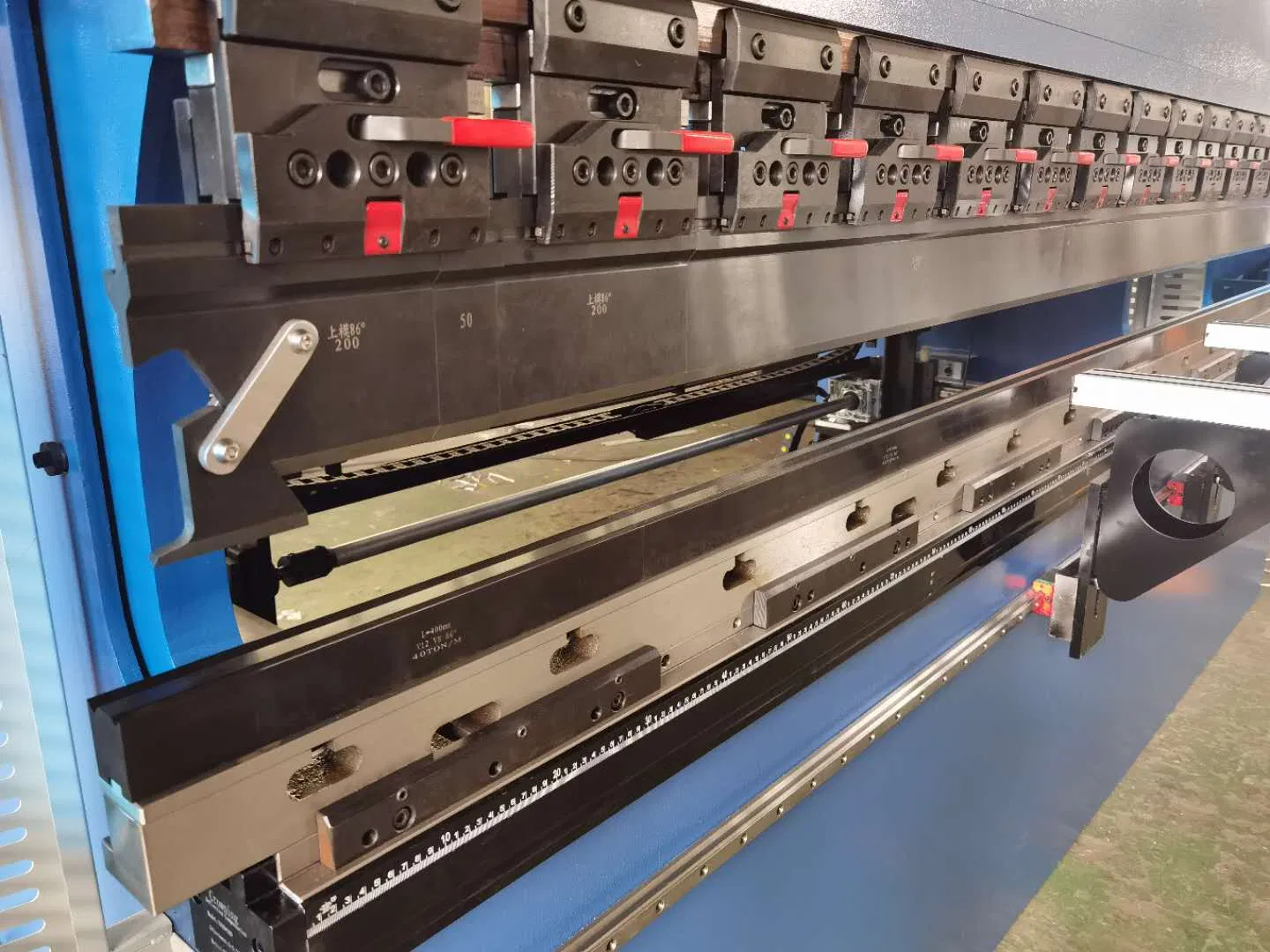 Press Brake 400t4000 with Da66t Control System Metal Pipe and Tube Bending Machinery