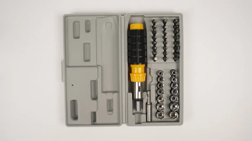 41PCS Professional Widely Used Multi Function Auto Repair Tool Socket Set Product Shot 2