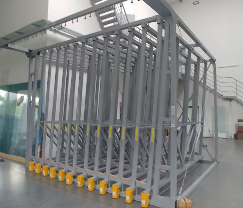 J Space-Saving Drawer Type Glass Handling System
